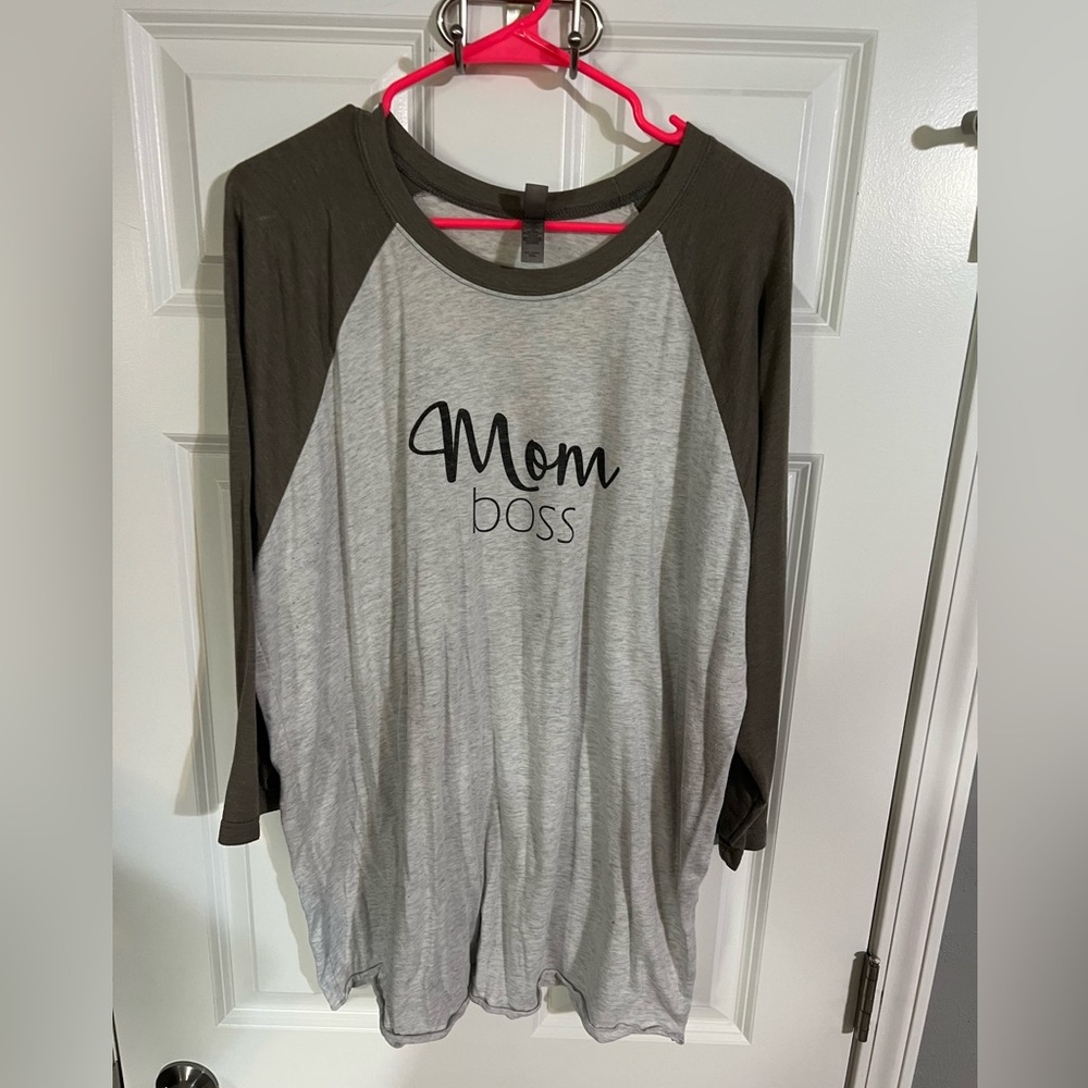 Mom Boss 3/4 shirt
